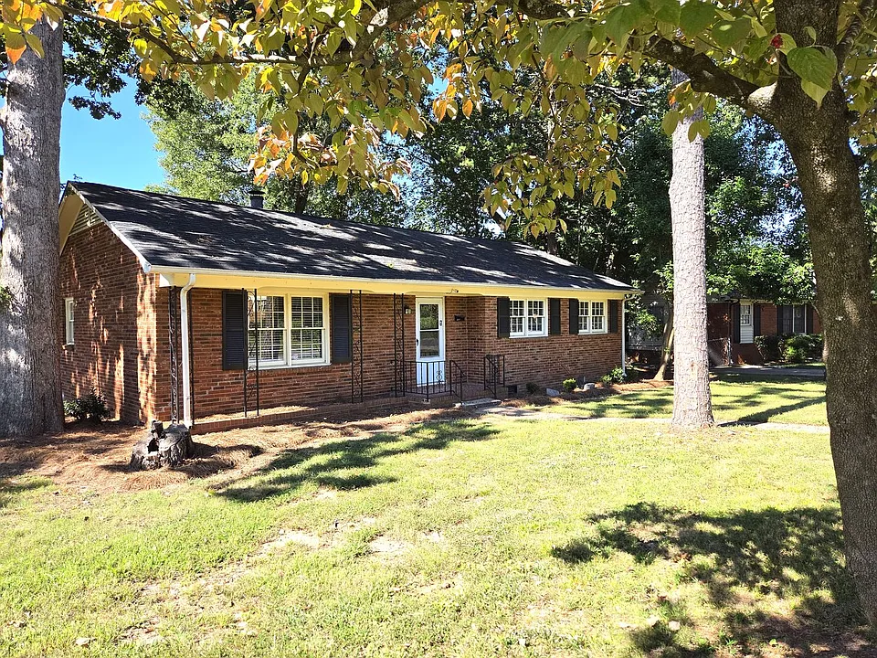 2456 Lanecrest Dr