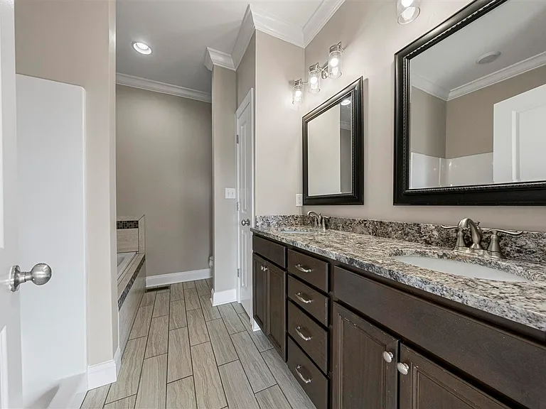 457 Adalynn Cir — Photo 11