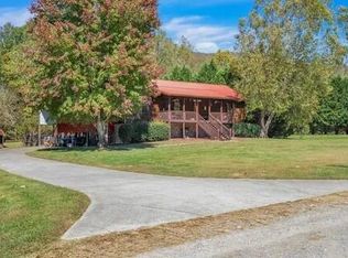 32 Mountain Meadows Dr, Hayesville, NC 28904