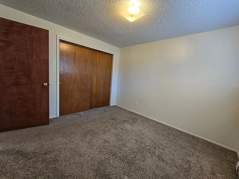 1944 Meadow — Photo 8