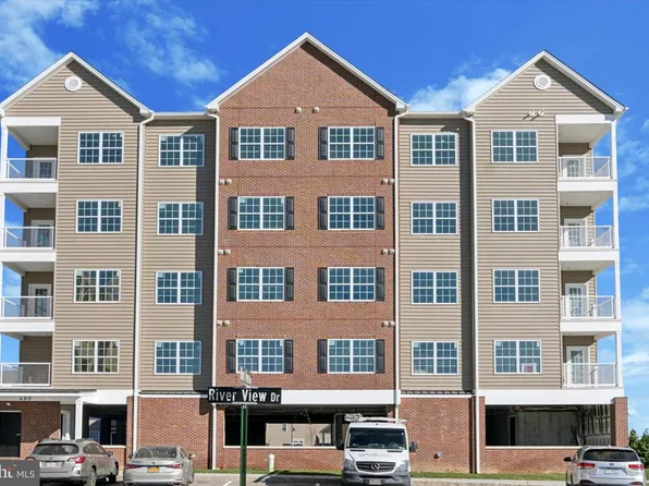 16232 River View Dr, West Bristol, PA 19007