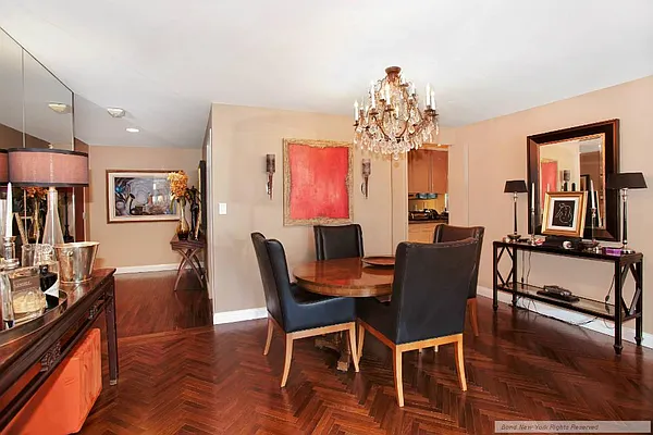 Sold by Bond New York | media 9