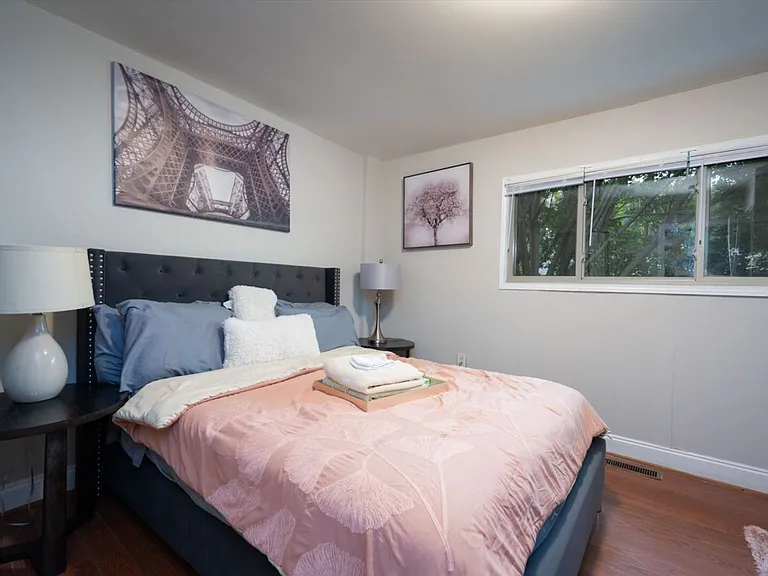 Green Oaks Ln — Photo 11
