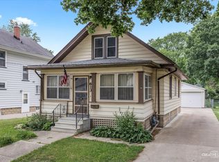 613 Jackson St, Aurora, IL 60505