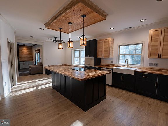 4th image of 9 Woodland Dr