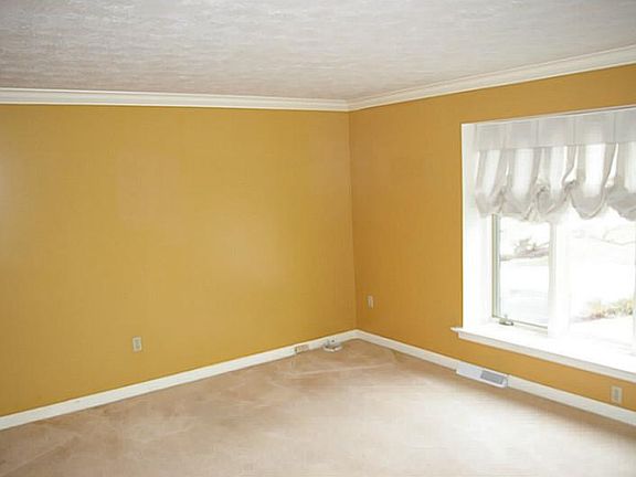 3rd image of 5863 Wallace Ave