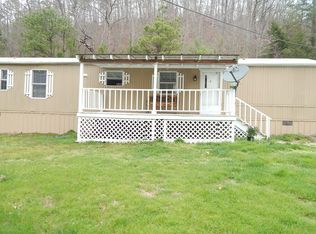 557 Ratliff School Rd, Leburn, KY 41831