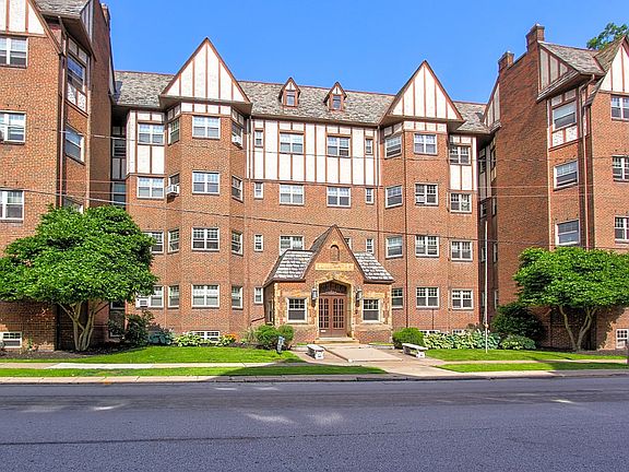 Edgewater Building located at 12505 Edgewater Drive