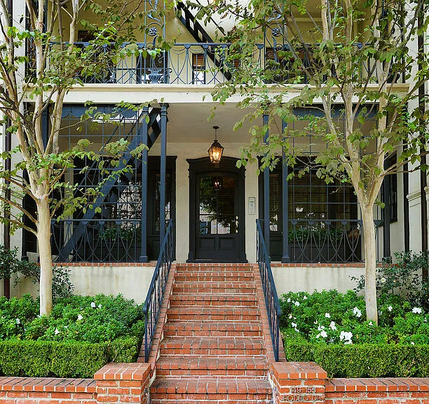 149 S Rodeo Dr — Photo 1