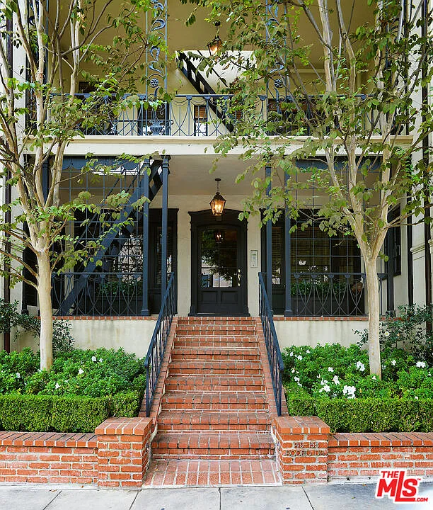 149 S Rodeo Dr