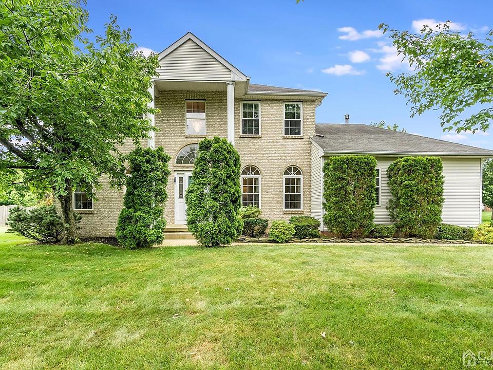 1st image of 46 Zeller Dr