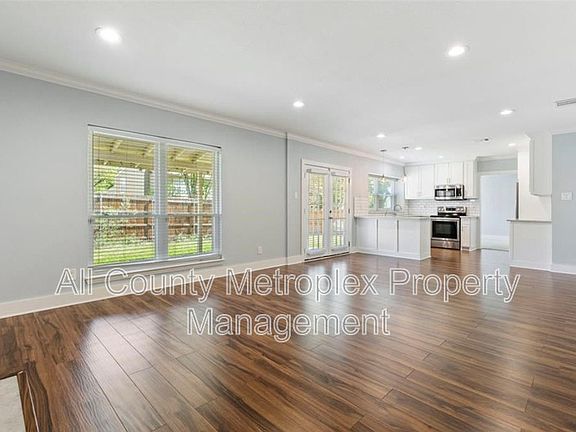 2nd image of 516 Arbor Oak Dr