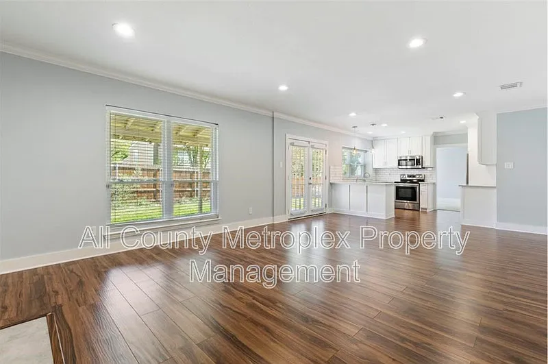Building Photo - 516 Arbor Oak Dr