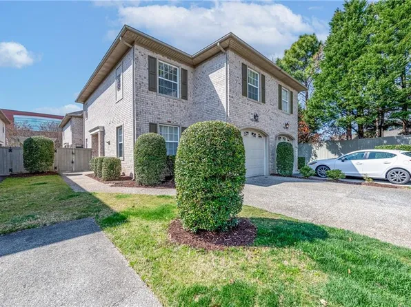 1125 Chancellor Walk Ct, Virginia Beach, VA 23454