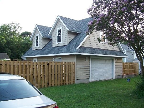 2nd image of 1203 Hawthorne Dr