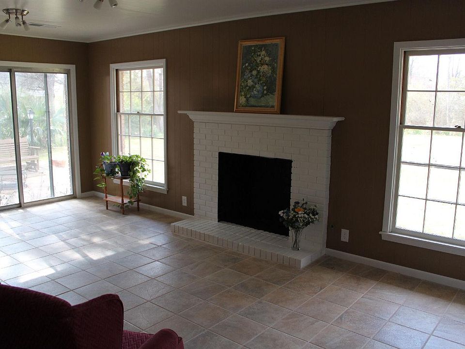 2nd image of 509 Robinson Dr