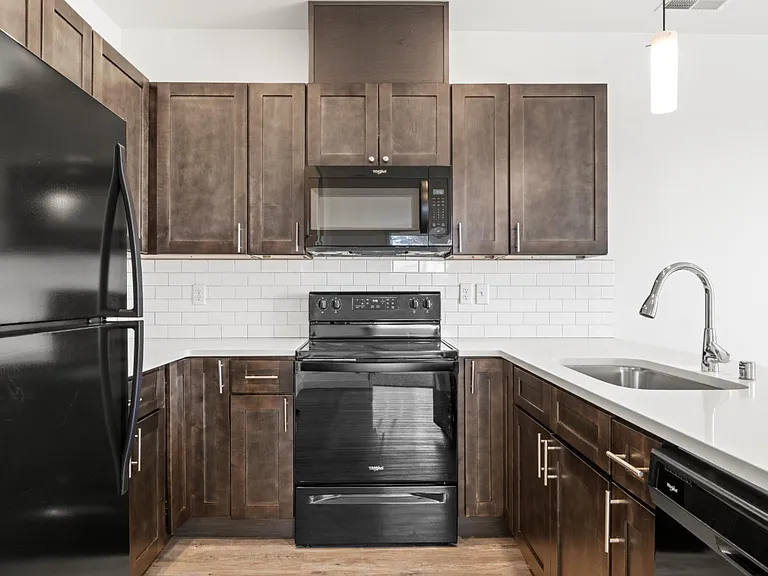 Columbia River Walk Apartments — Photo 141