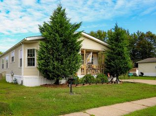 104 S Pond Dr, Mount Laurel, NJ 08054