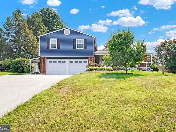 4th image of 630 Camelot Dr