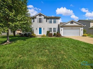 1522 Finch Dr, Bowling Green, OH 43402