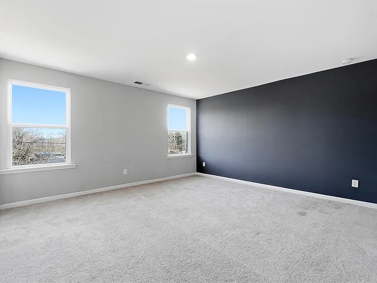 21 Golden Eagle Pkwy — Photo 10