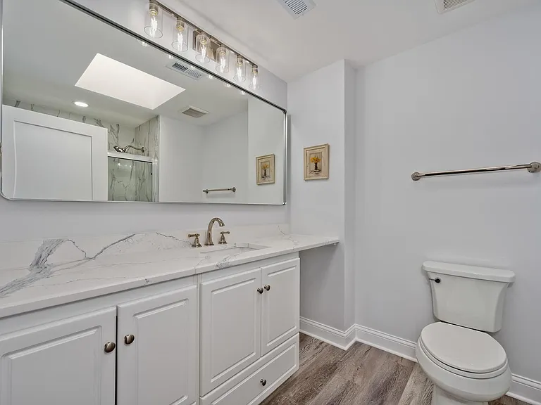1800 Dewes St #305 — Photo 15