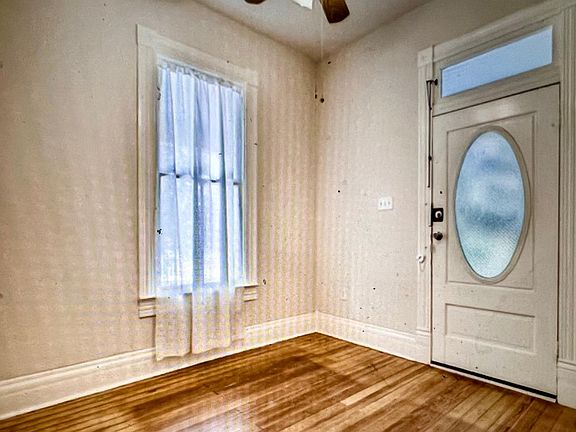 3rd image of 310 McLane St #101