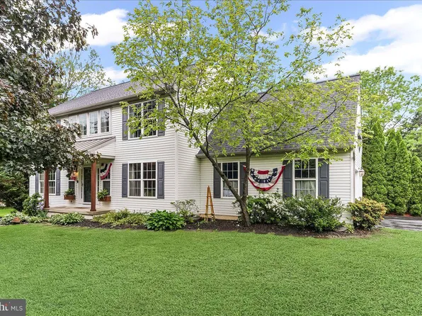 204 Country Dr, Oxford, PA 19363