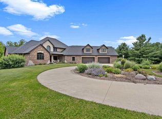 8202 S Hidden Point Rd, Glasford, IL 61533