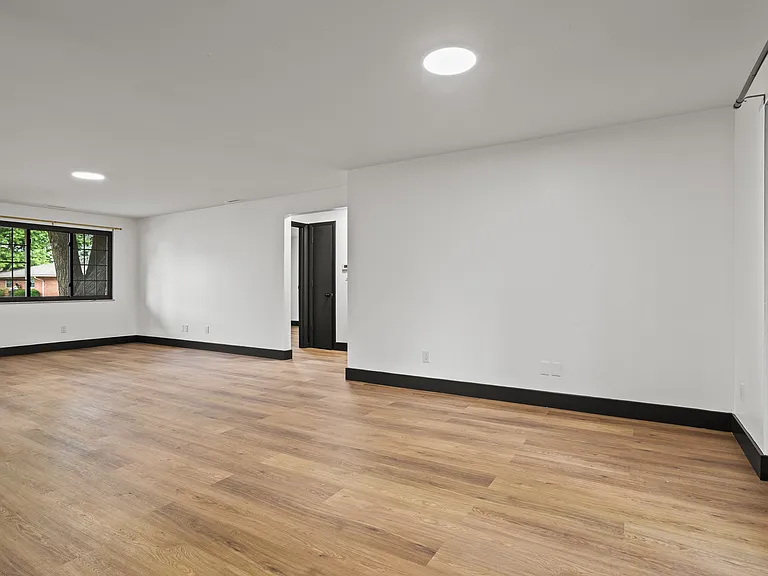 406 Heather St — Photo 12