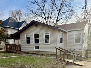 819 Madison Ave, Dixon, IL 61021