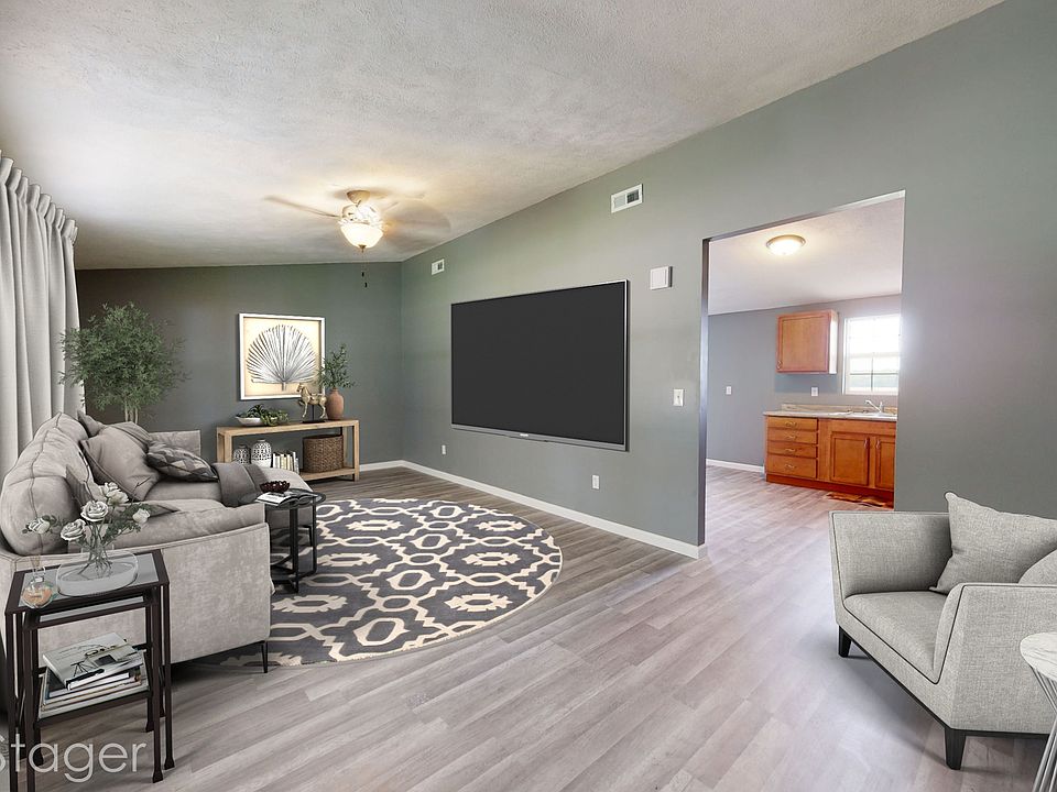 311 N West St, Sadorus, IL 61872 Zillow