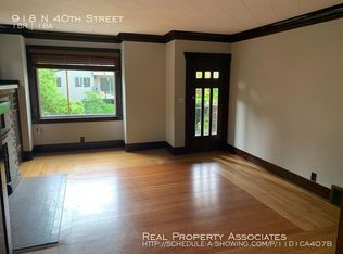 918 N 40th St, Seattle, WA 98103