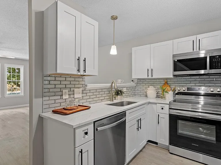 4242 Kaplan Dr — Photo 8