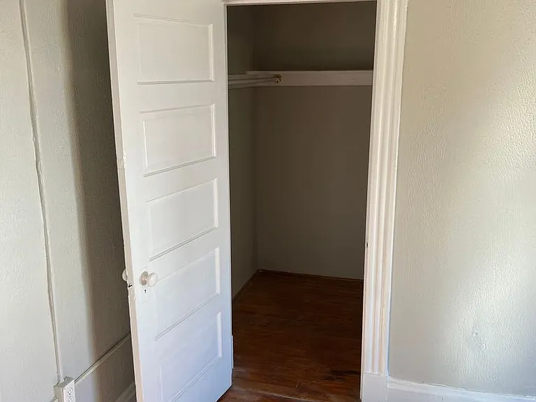 2010 Rosewood Ave — Photo 11
