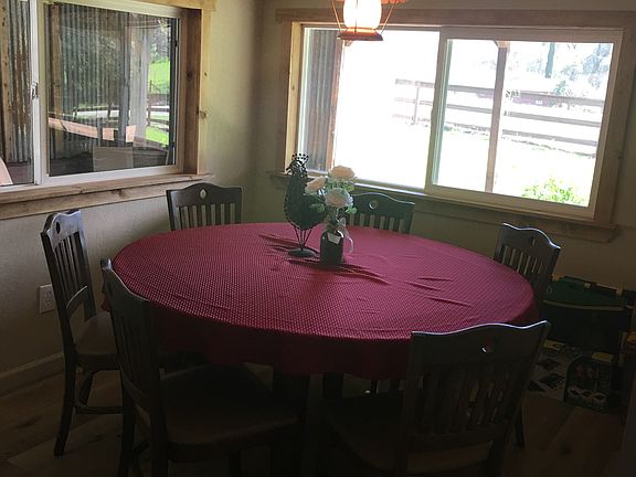 Breakfast nook