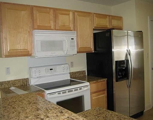 5th image of 1999 Highland Dr