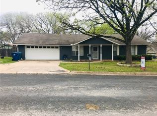 205 Loesch Dr, Elgin, TX 78621