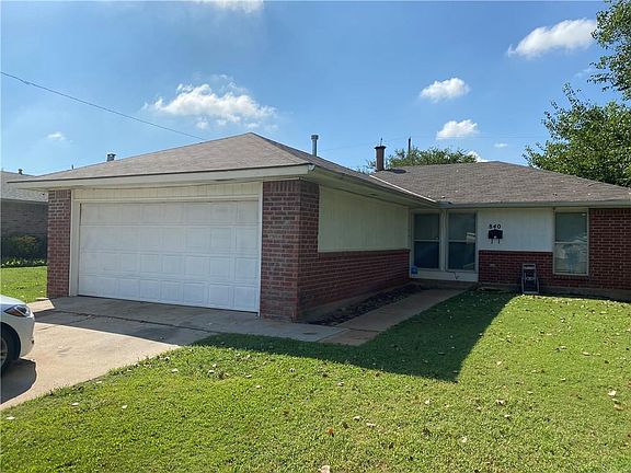 2nd image of 840 NW 104th St