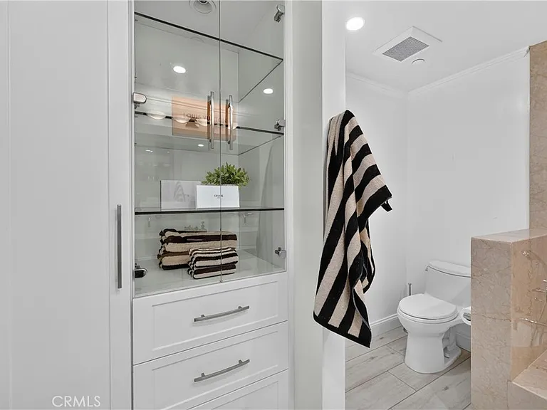 950 Cagney Ln #207 — Photo 26