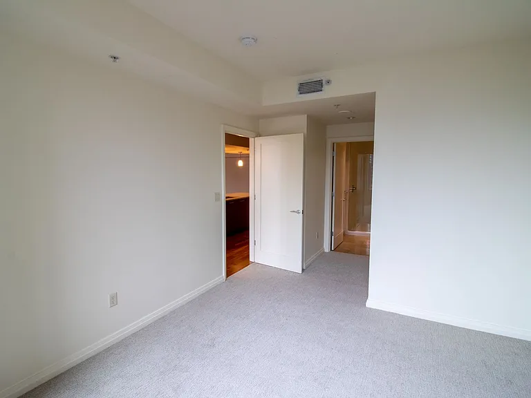 500 106th Ave NE #913 — Photo 12