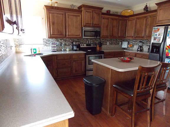 Lots of Cabinet Space!