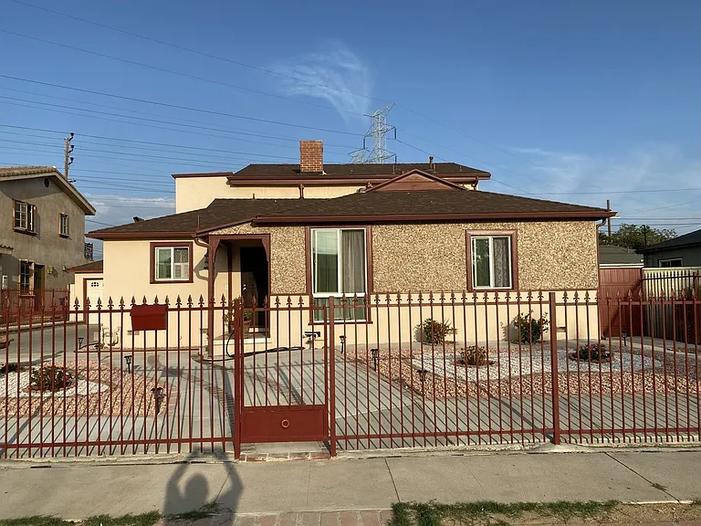 7810 Wilkinson Ave — Photo 2