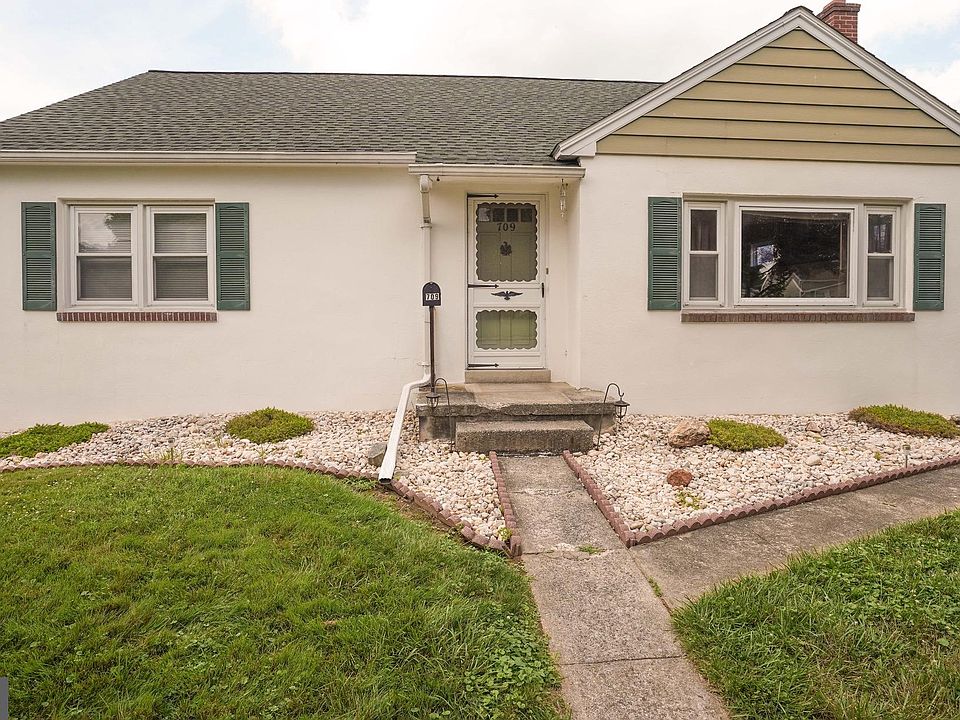 1st image of 709 3rd Ave