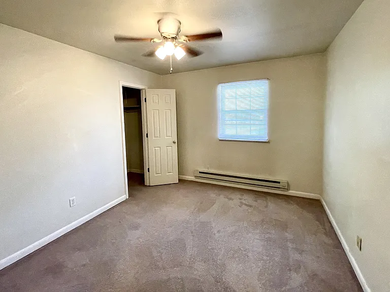 404 E College St #4 — Photo 7