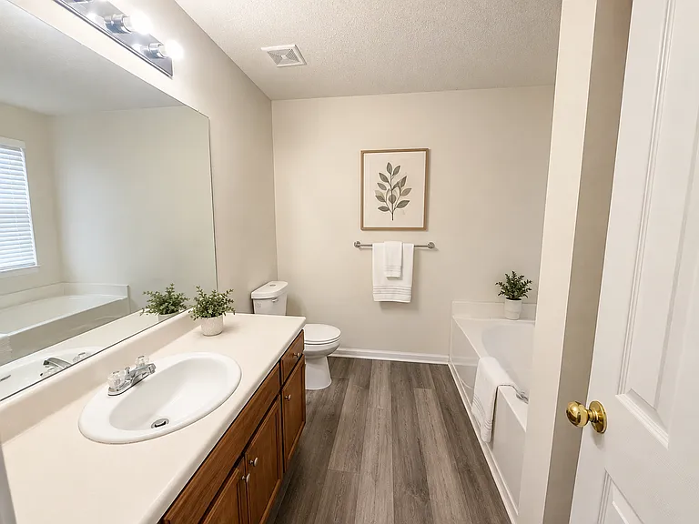 915 Amelia Grove Ln — Photo 6