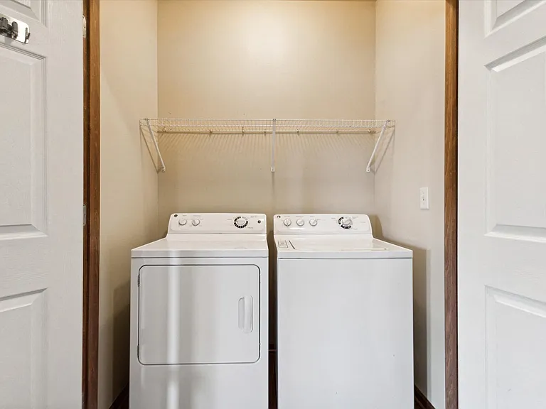 Two Bedroom - 2 Bed / 2 Bath - 987 Sq.Ft.