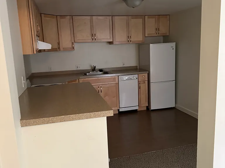 261 E Boston St #4 — Photo 3