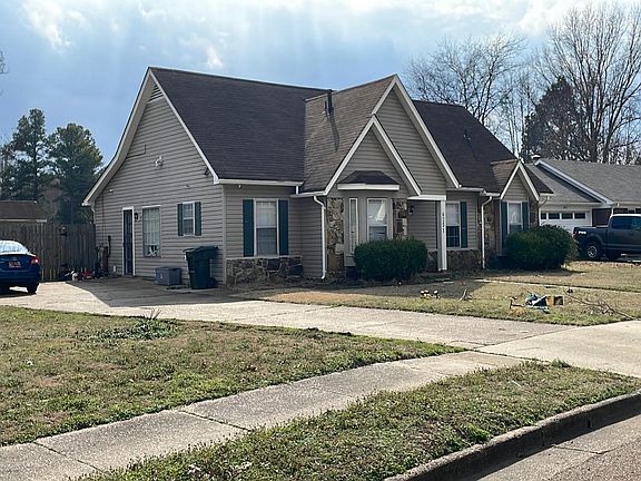 3rd image of 6251 Skyview Cir