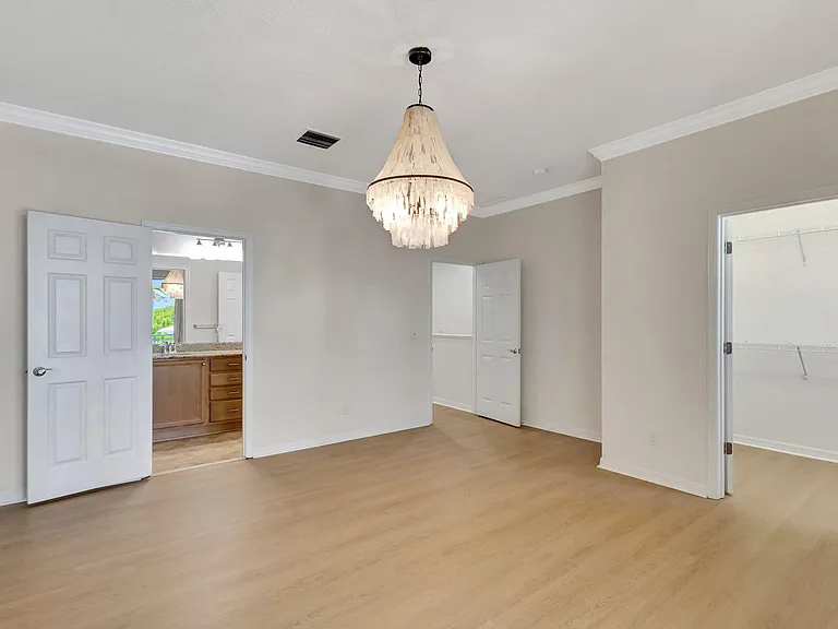 1212 S Community Dr — Photo 16